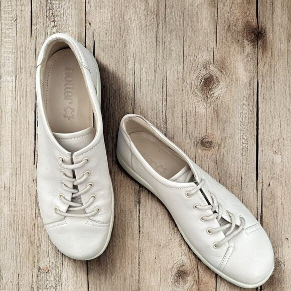 hotter Shoes - HOTTER "Dew" Leather Lace Up Sneakers with Removable Insoles Cream Women Sz 9.5